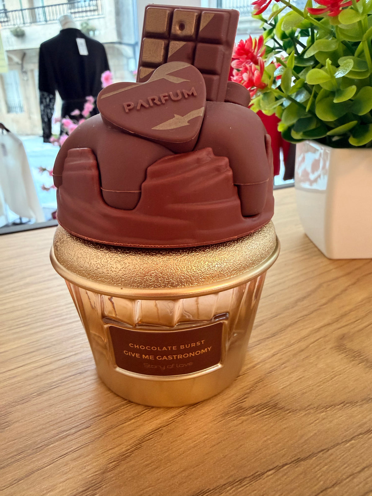 Perfume chocolate