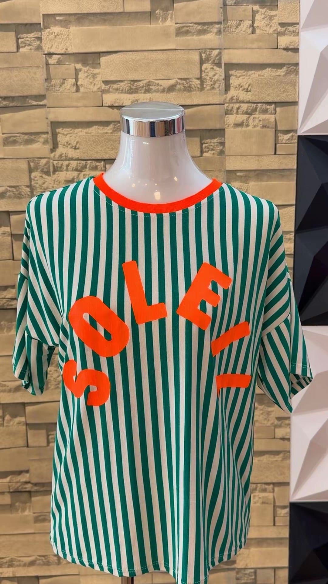 Camiseta verde blanca