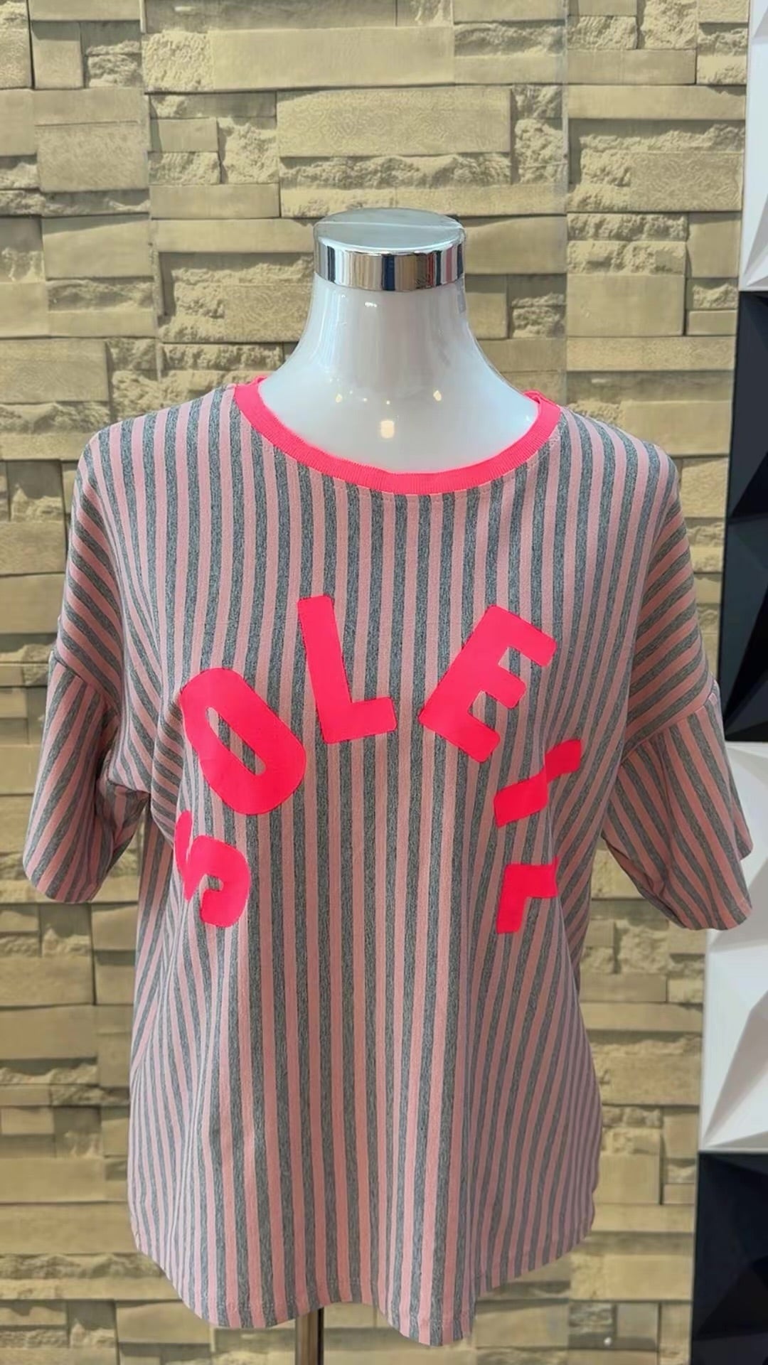 Camiseta rosa gris