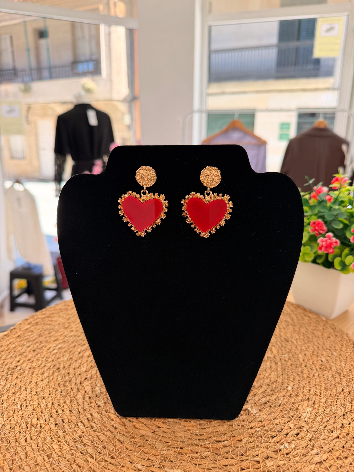 Pendiente corazón rojo