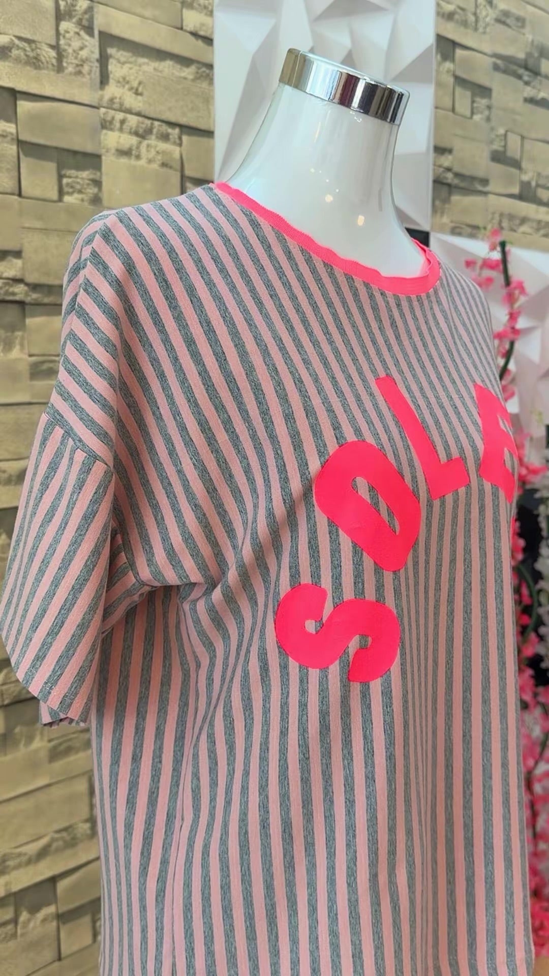 Camiseta rosa gris