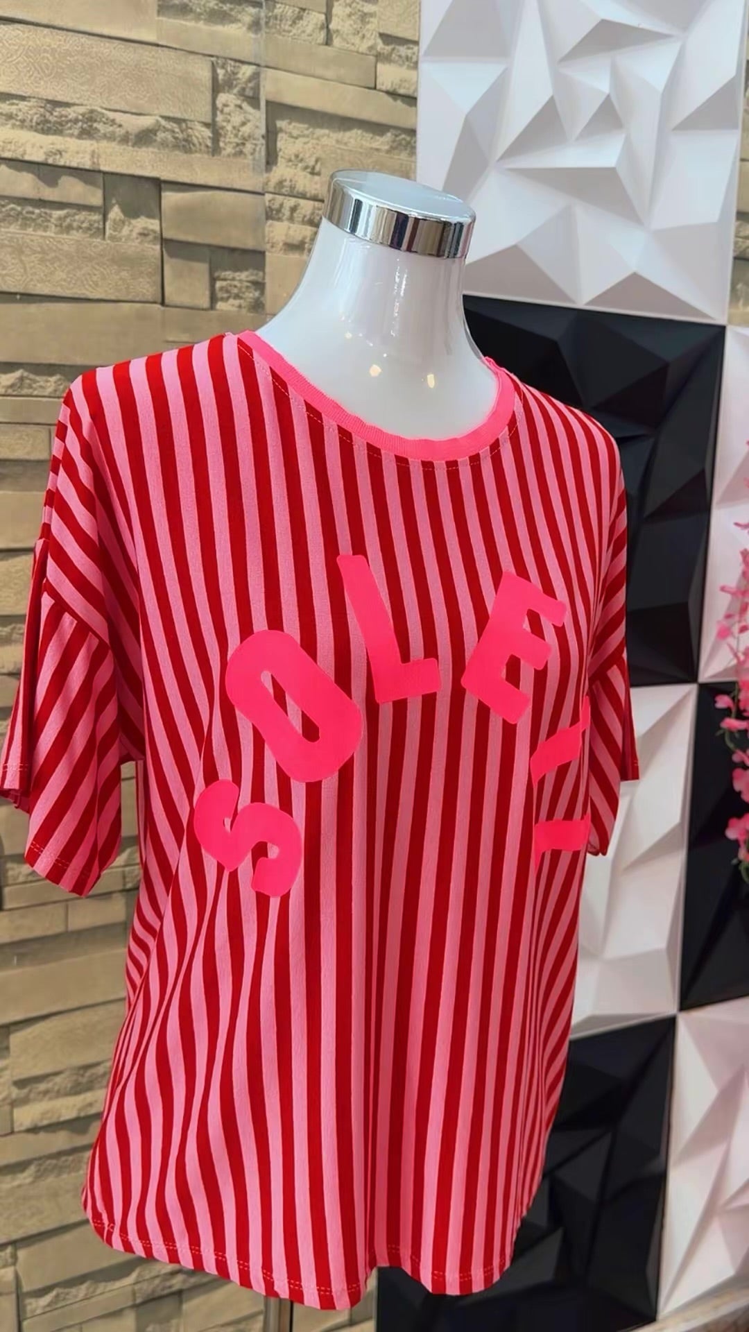 Camiseta roja rosa