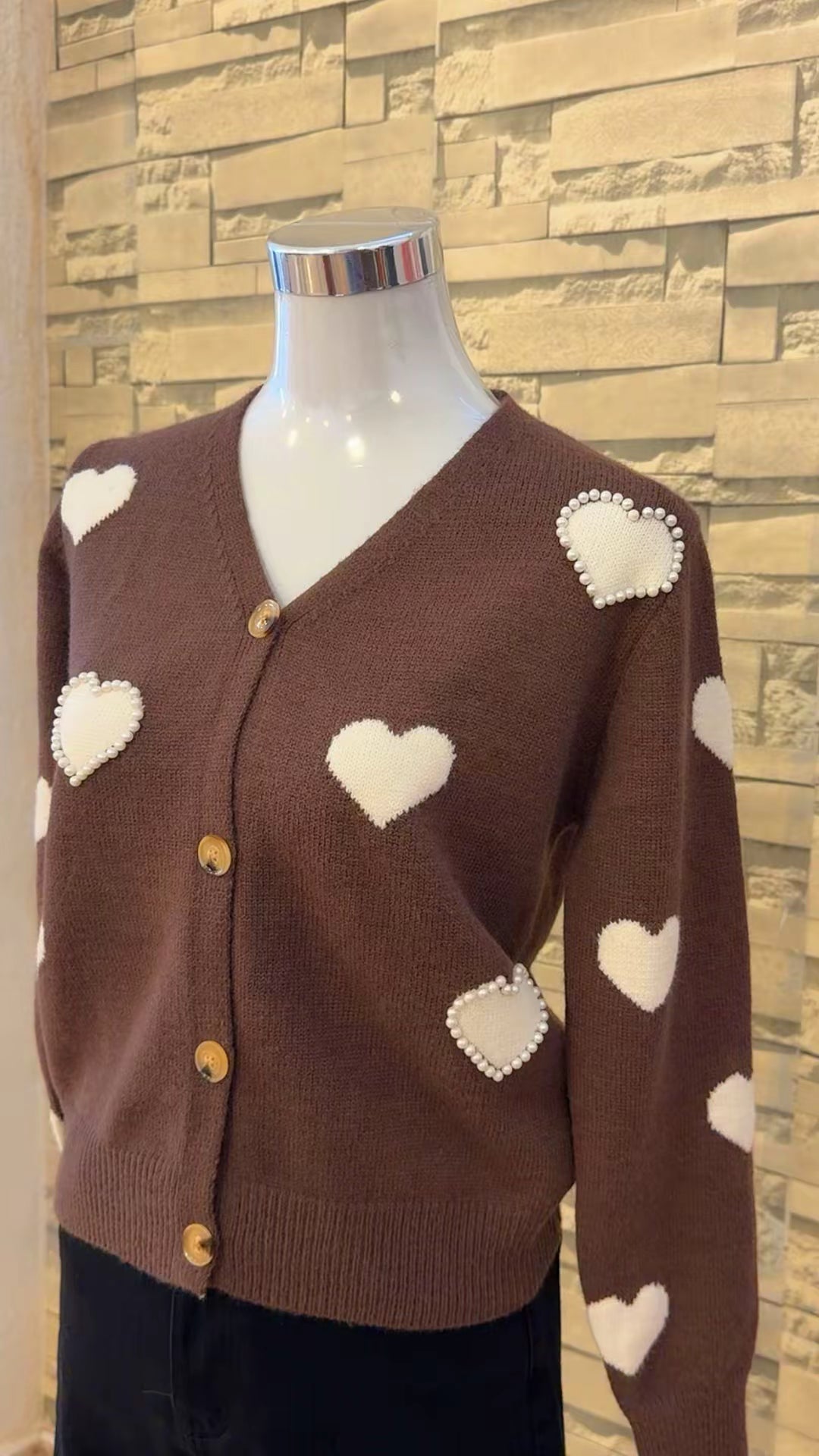 Chaqueta marrón corazones