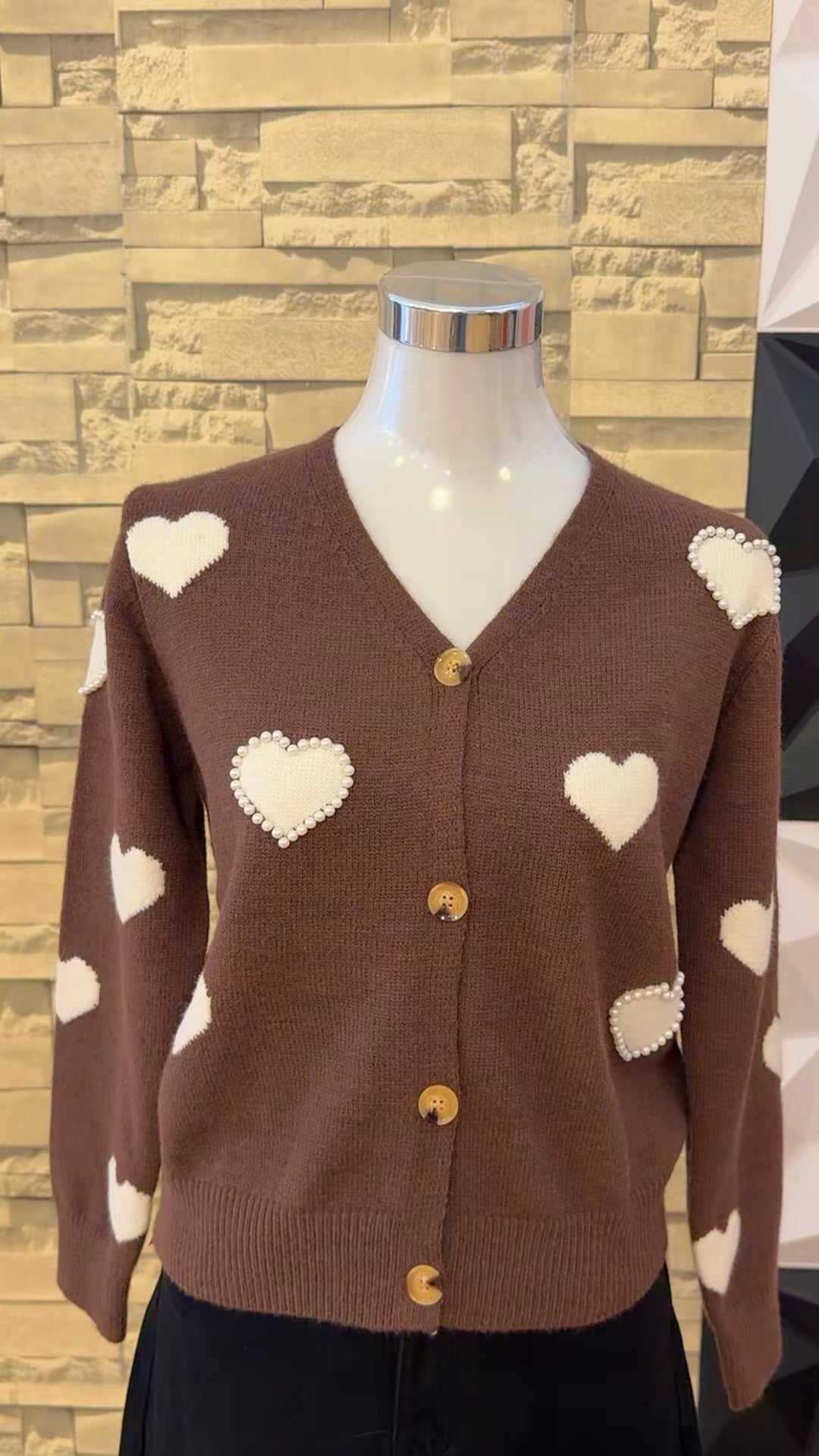 Chaqueta marrón corazones