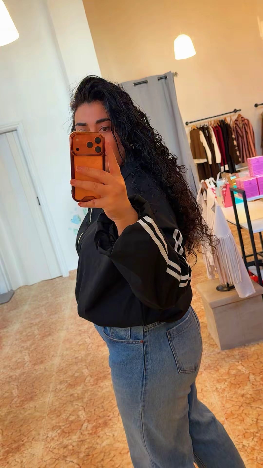 Bomber negra ADIDS