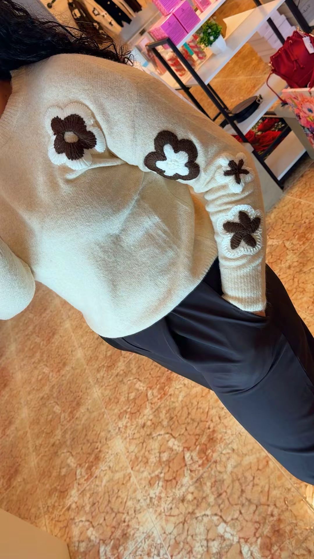 Jersey flor bordada beige